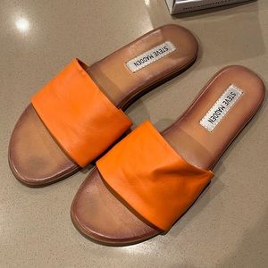 STEVE MADDEN- SANDALS SIZE 39/8.5